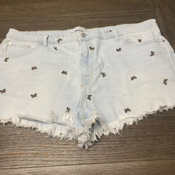 Tinseltown Butterfly Embroidered Distressed  Jean Shorts Denim Cutoffs size 24W - Picture 1 of 9